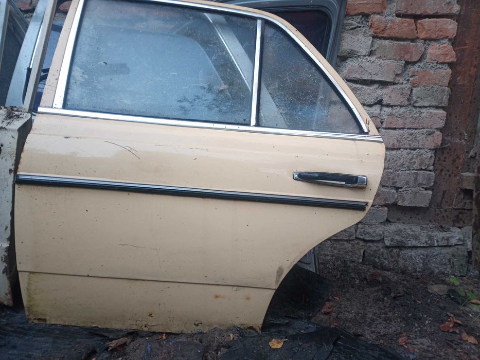 Продам капот і дверки Мерс 123!