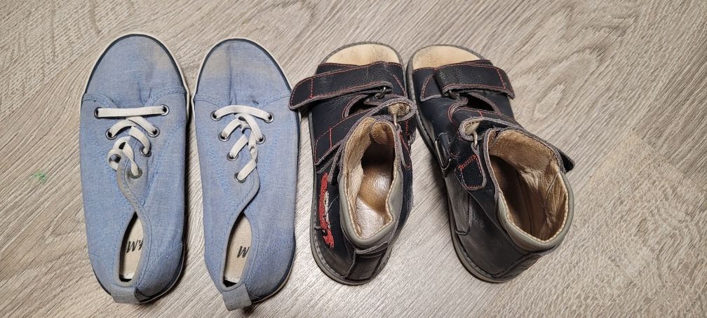Віддам безкоштовно взуття 30-31 розмір ортопедичні сандалії  мокасіни