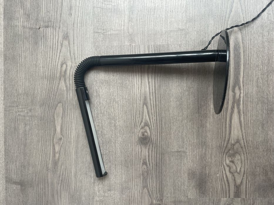 Candeeiro de mesa preto