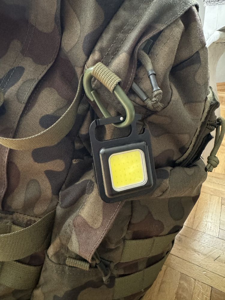 Latarka LED brylok bryloczek Survival molle