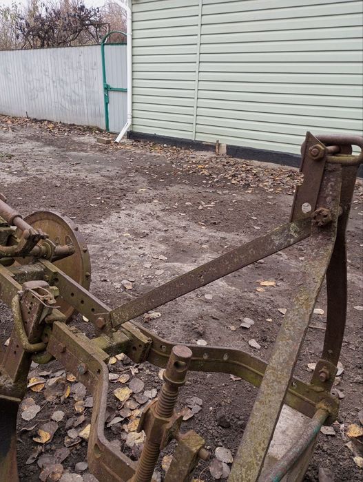 Продам Плуги 2х корпусні від т 25