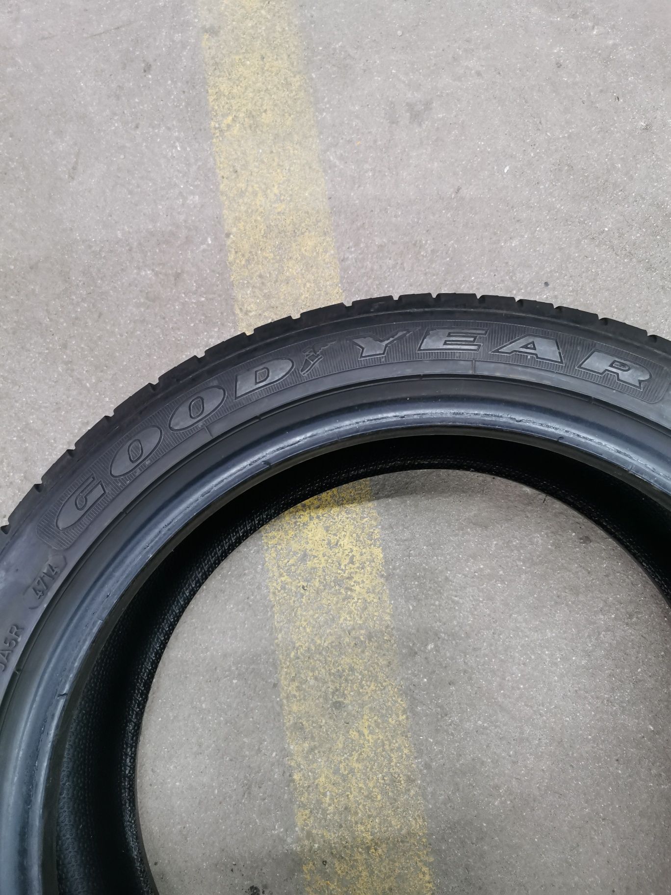 Komplet opon 195/45R16 84V Goodyear EfficientGrip