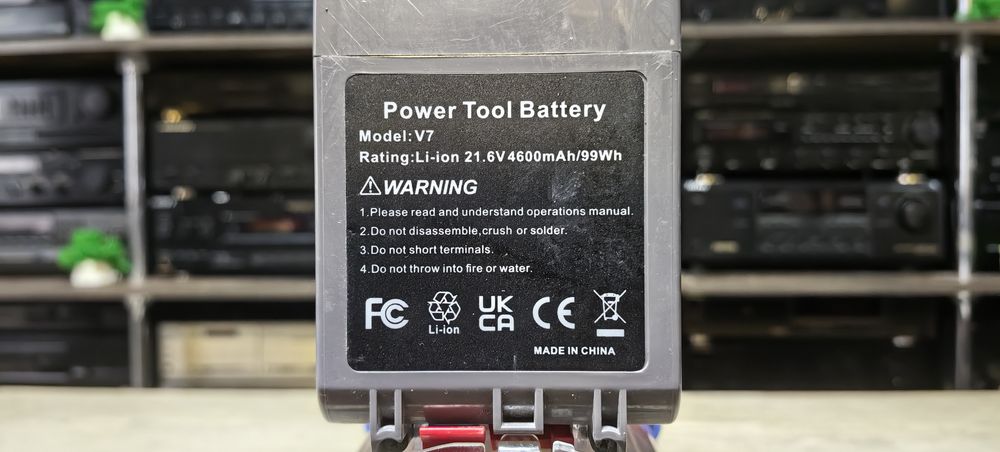 Бездротові пилосмоки Dyson V7