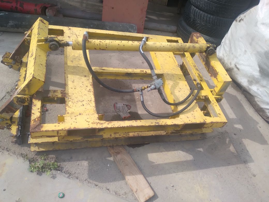 Chwytak hydrauliczny do bloczkow betonowych