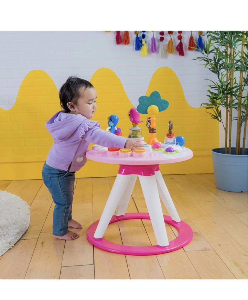 Mesa de atividades com assento