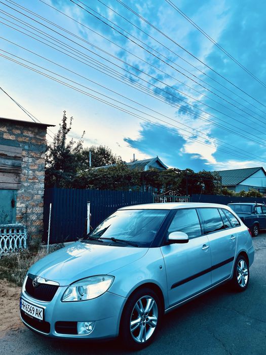 Skoda Fabia 2008 г 1.4 бензин