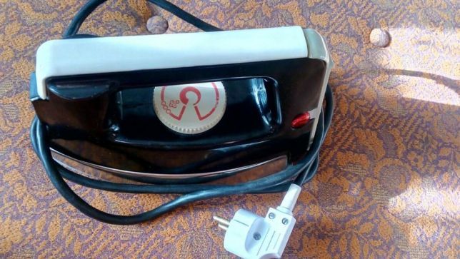 Утюги -Праски б/у.