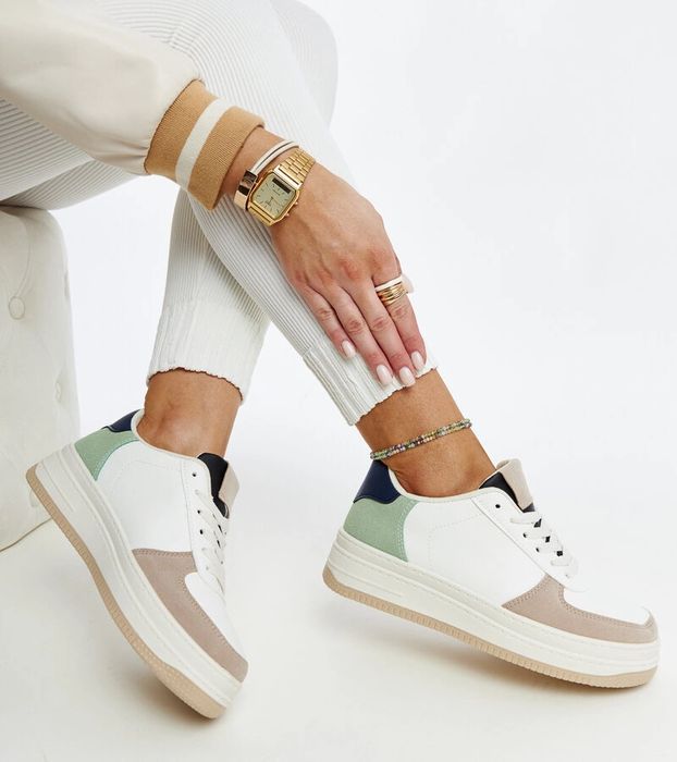 Wielokolorowe sneakersy na platformie Cvita