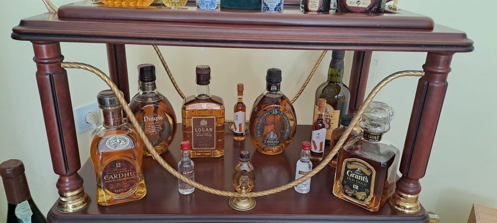 Carinho de cha ou bar para bebidas