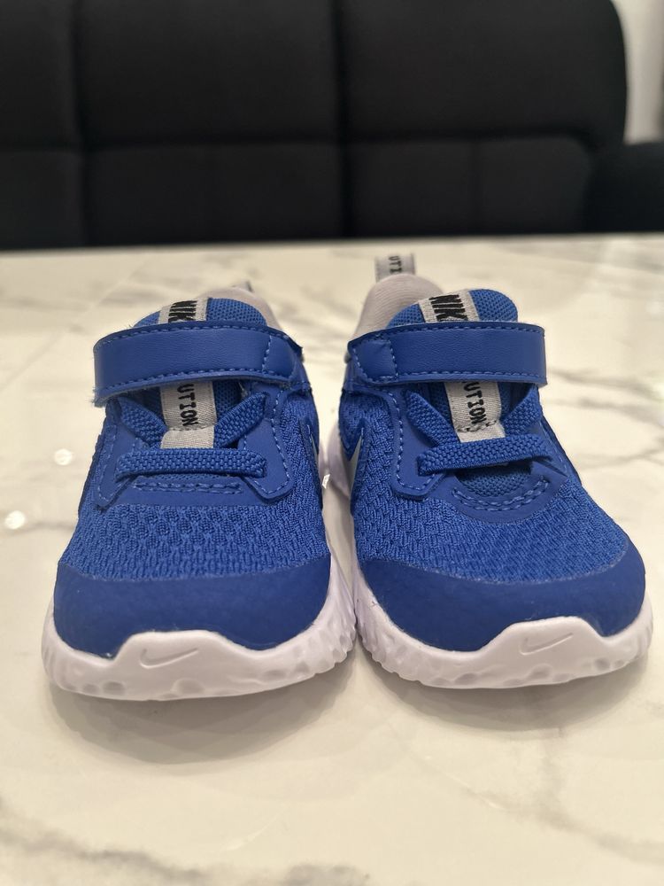 Buty dziecięce nike running nowe