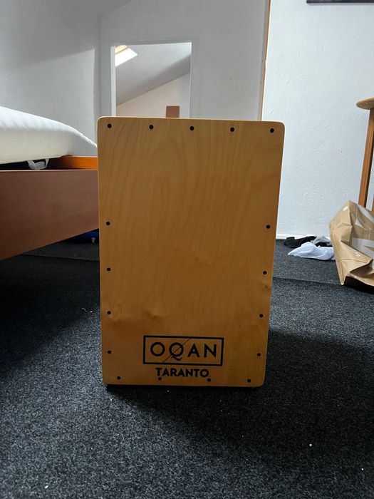 Cajon em ótimo estado