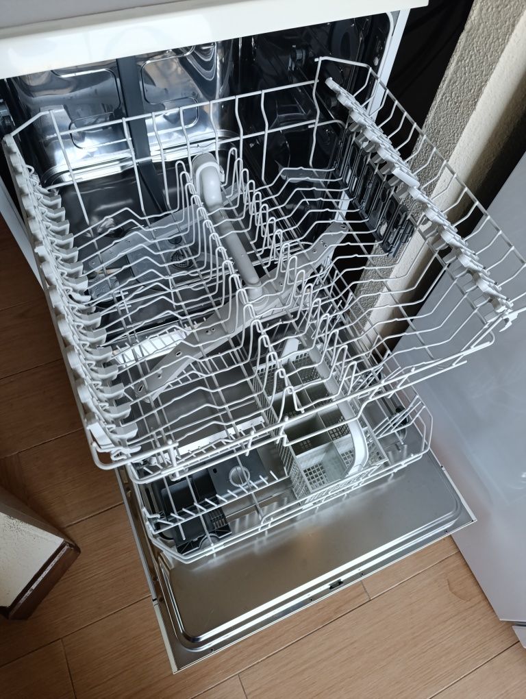 Máquina Lavar Loiça Zanussi