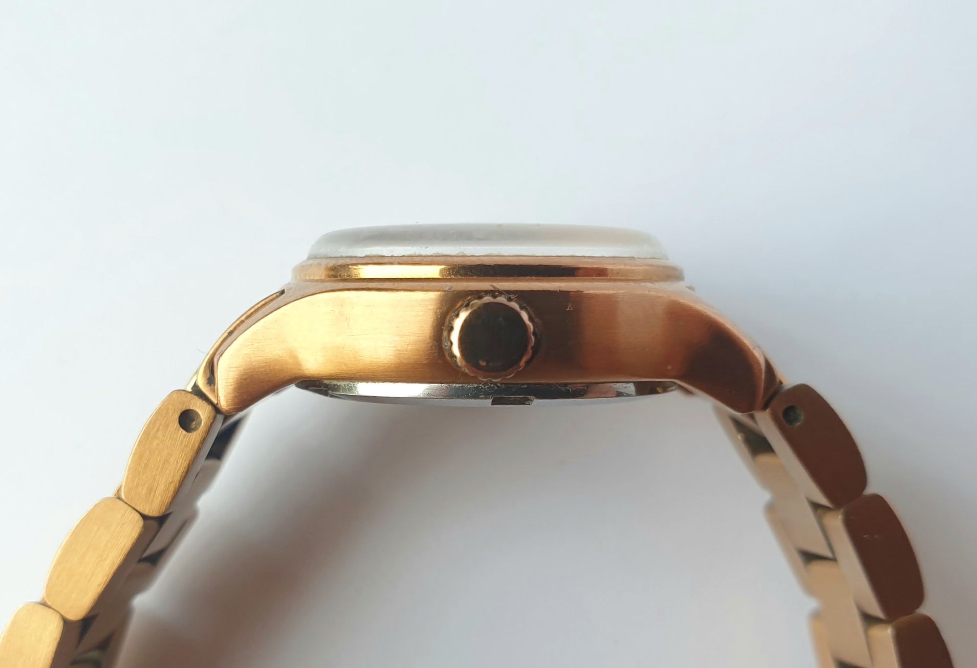 Zegarek damski Fossil złocony date-just