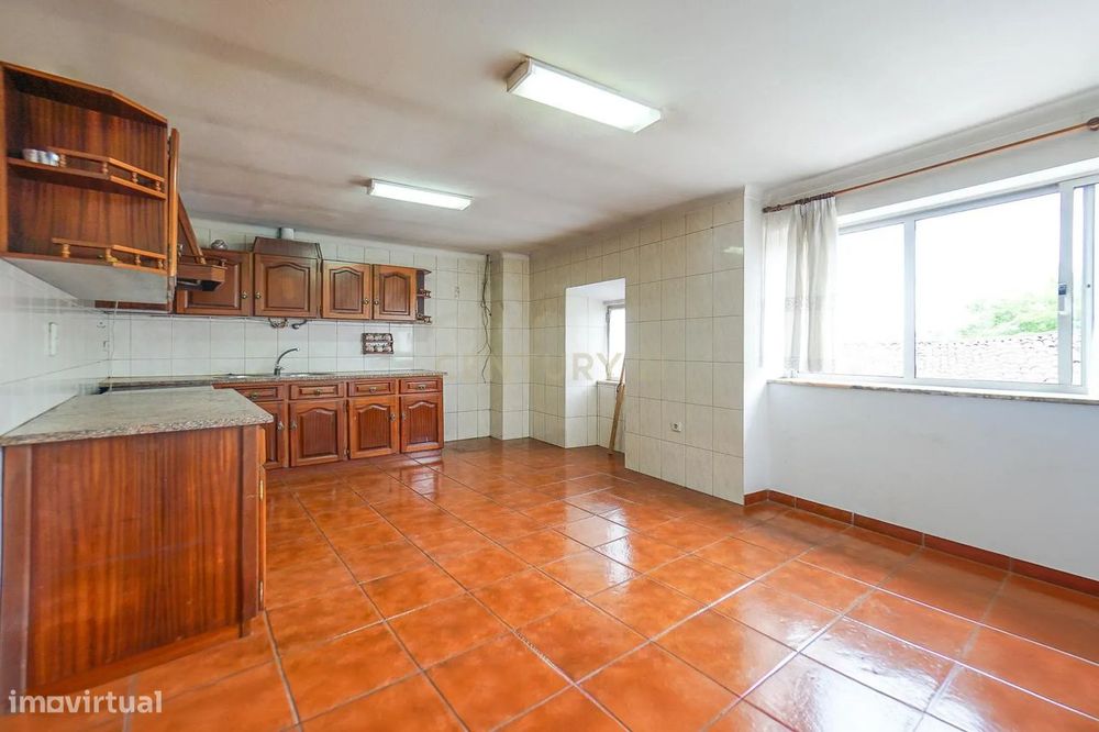 Casa T2+1 habitual e cerca de 5 minutos da vila