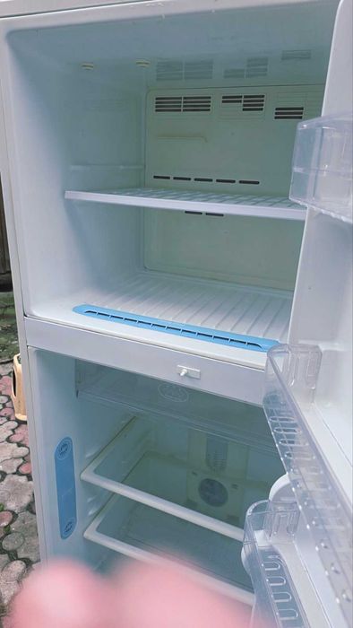 Холодильник LG. 2-х камерный рабочий. б\у.