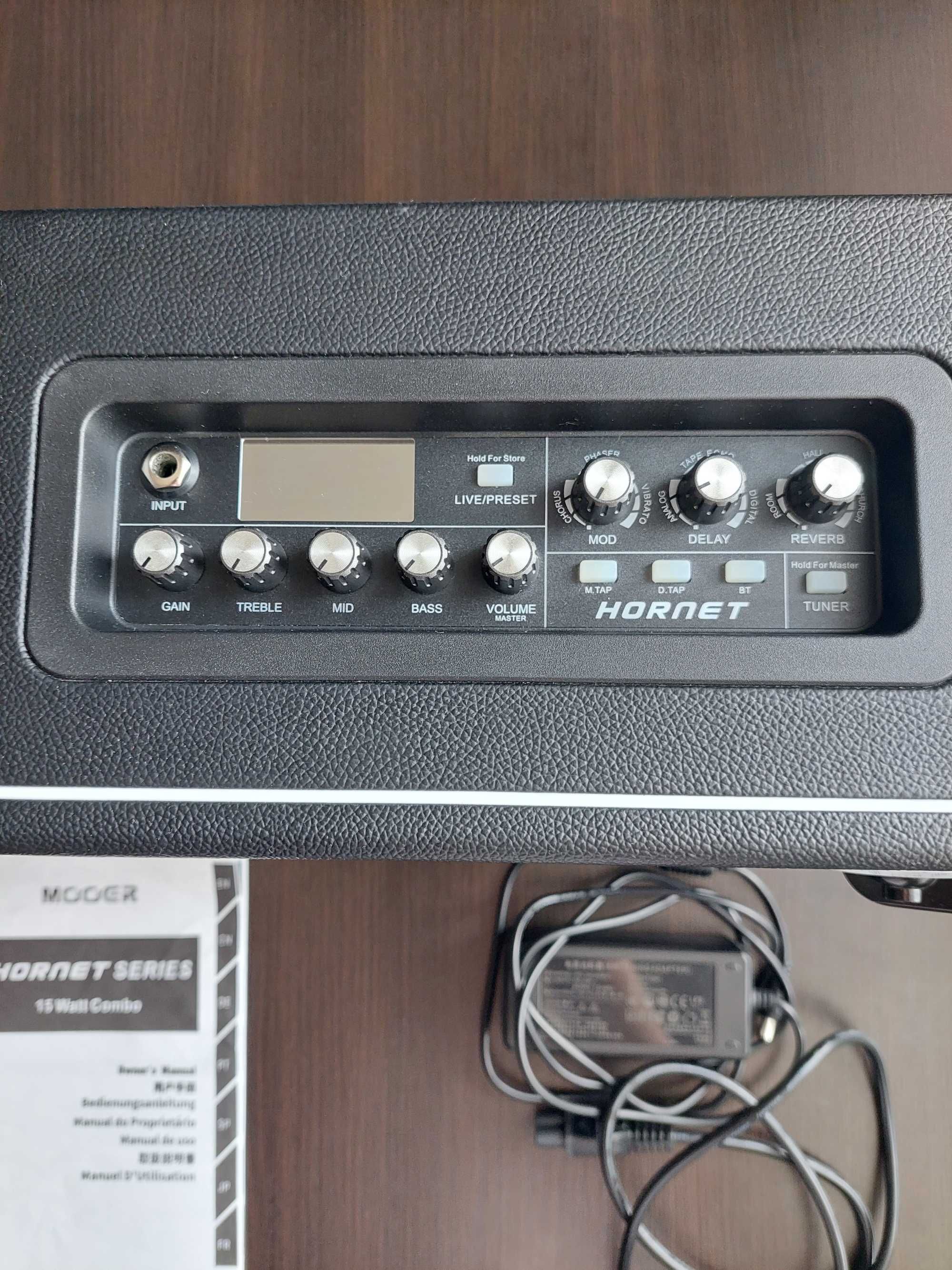 Комбопідсилювач MOOER HORNET Black (15W)