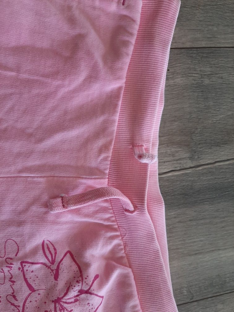 Spodnie spodenki dziewczęce letnie bawełniane 3/4 dresowe r. 122 128