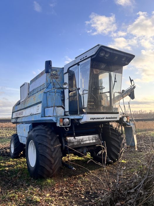 Продам комбайн Славутич