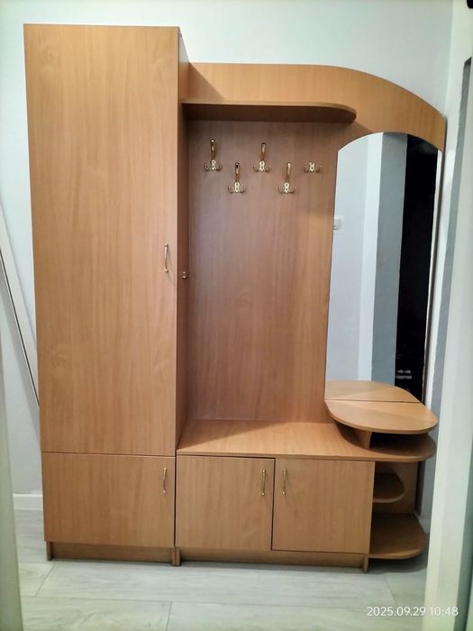 Продам передпокій