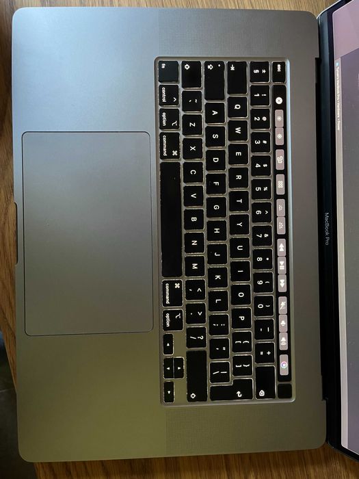 MacBook Pro 16" (2019, A2141), i7/16GB/512GB, 409 cykli, TYLKO 1898 zł