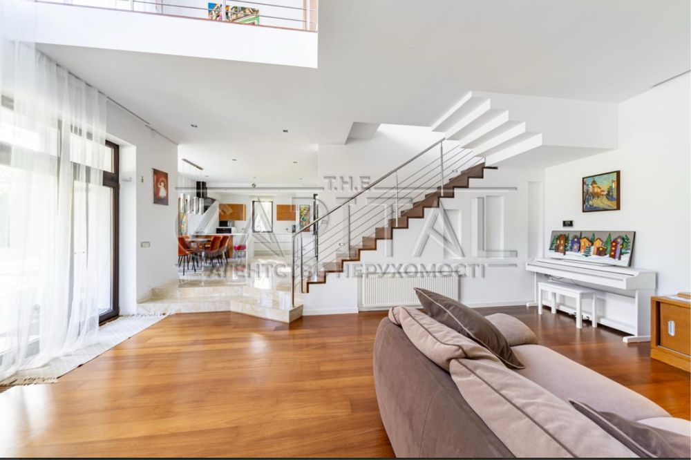 Оренда будинку у сосновому лісі, Святошинський район, Київ