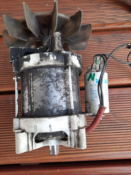 Silnik elektryczny do kosiarki, sprawny.