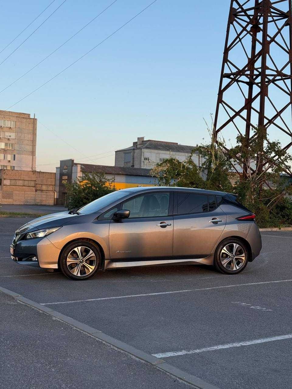 Nissan Leaf 2019, 40kW, 93%SOH. 92т КМ пробега.