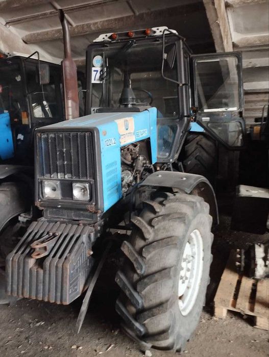 Трактор МТЗ 1221