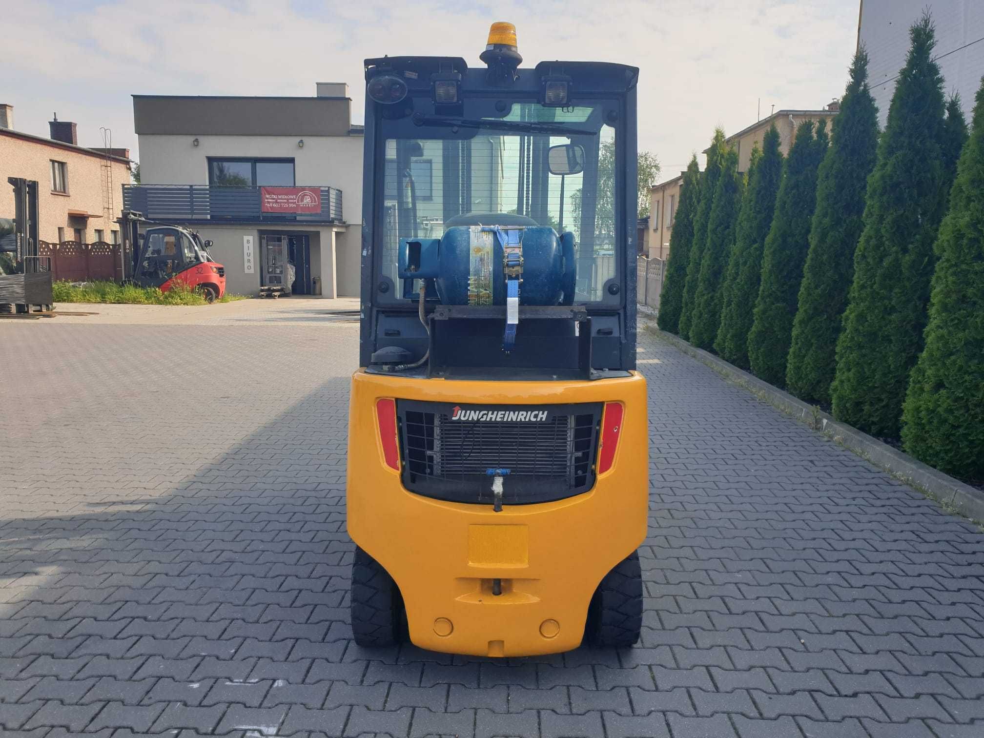 Wózek widłowy używany Jungheinrich TFG320s 2014