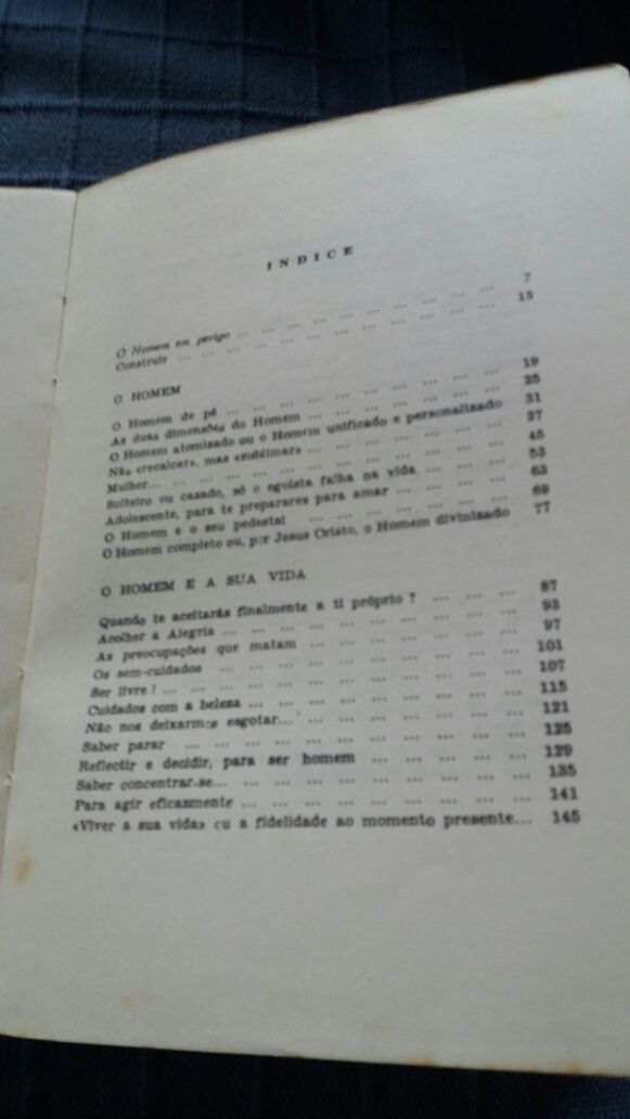 Livro "Construir" de Michel Quoist. Numero Ed. 467.Morais Editora