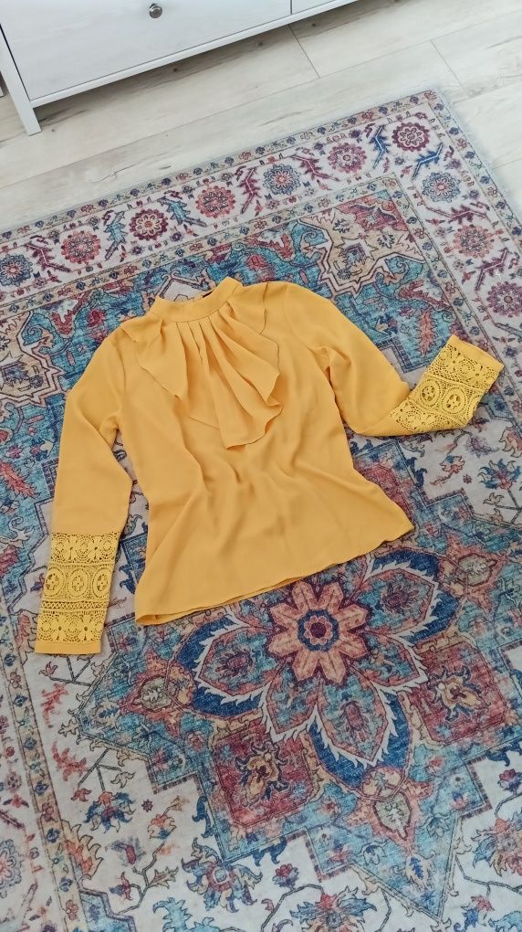 Żółta koszula z żabotem elegancka z koronką haftowana r. S Shein