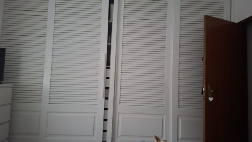 Portas de roupeiro em madeira maciça