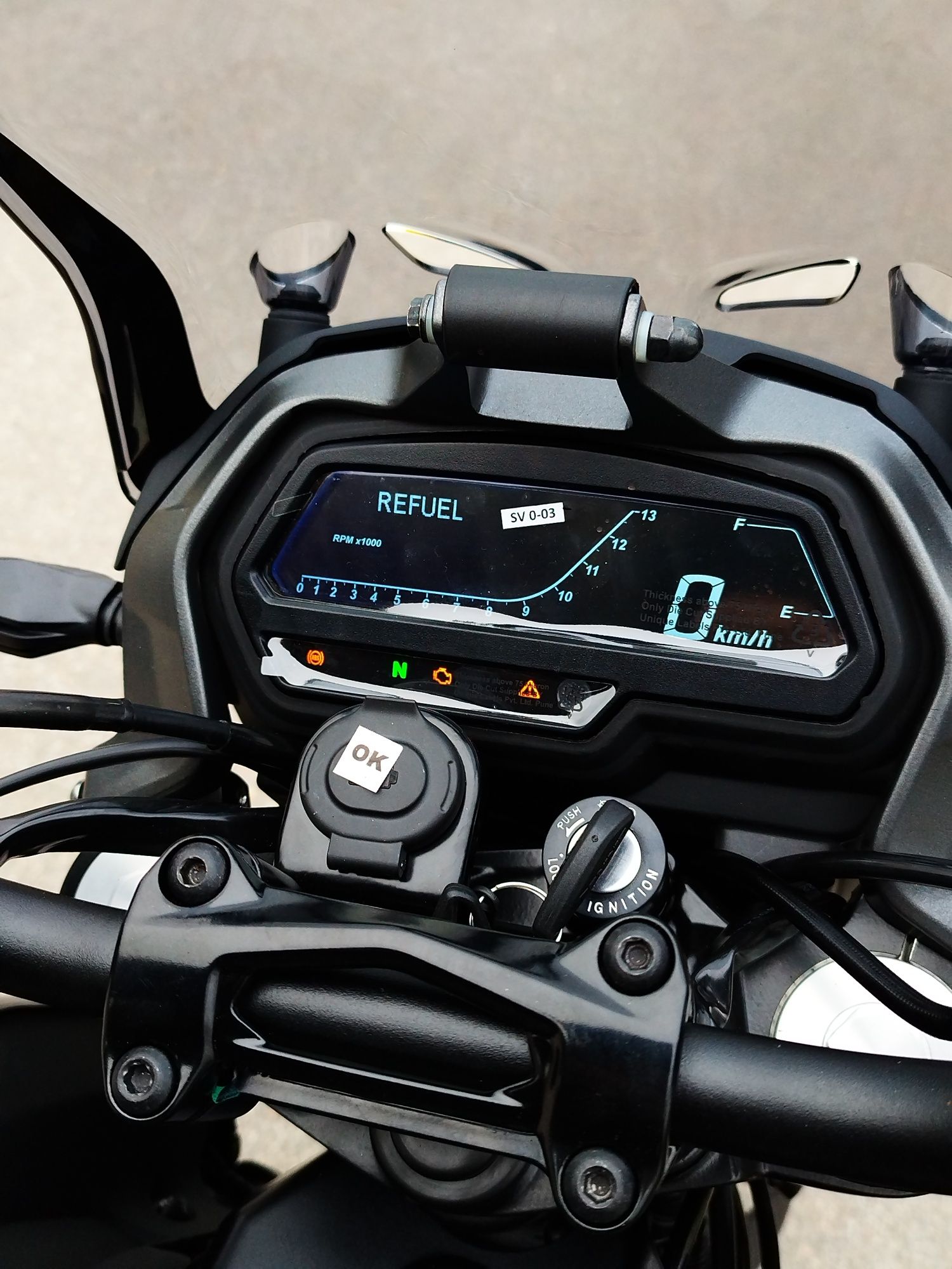 Мотоцикл Bajaj Dominar 400