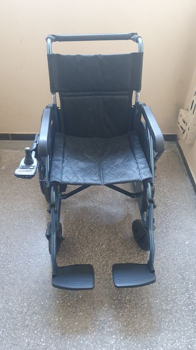 Wózek inwalidzki miesięczny elektryczny z radiem