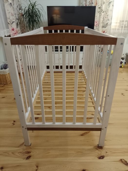 Niemowlęce łóżeczko