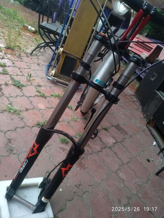 Marzocchi 380 C2R2 TI конусний шток Двохкоронна вилка 27.5" Обмін -29"