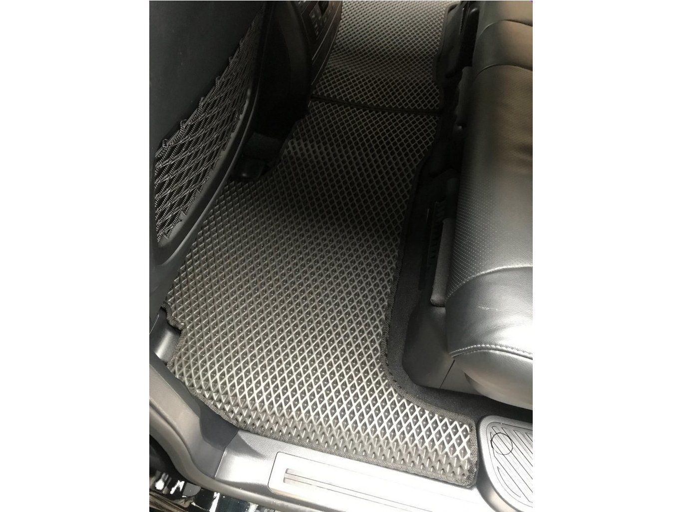 Toyota LC200 2012-2021 Коврики EVA (черные)
