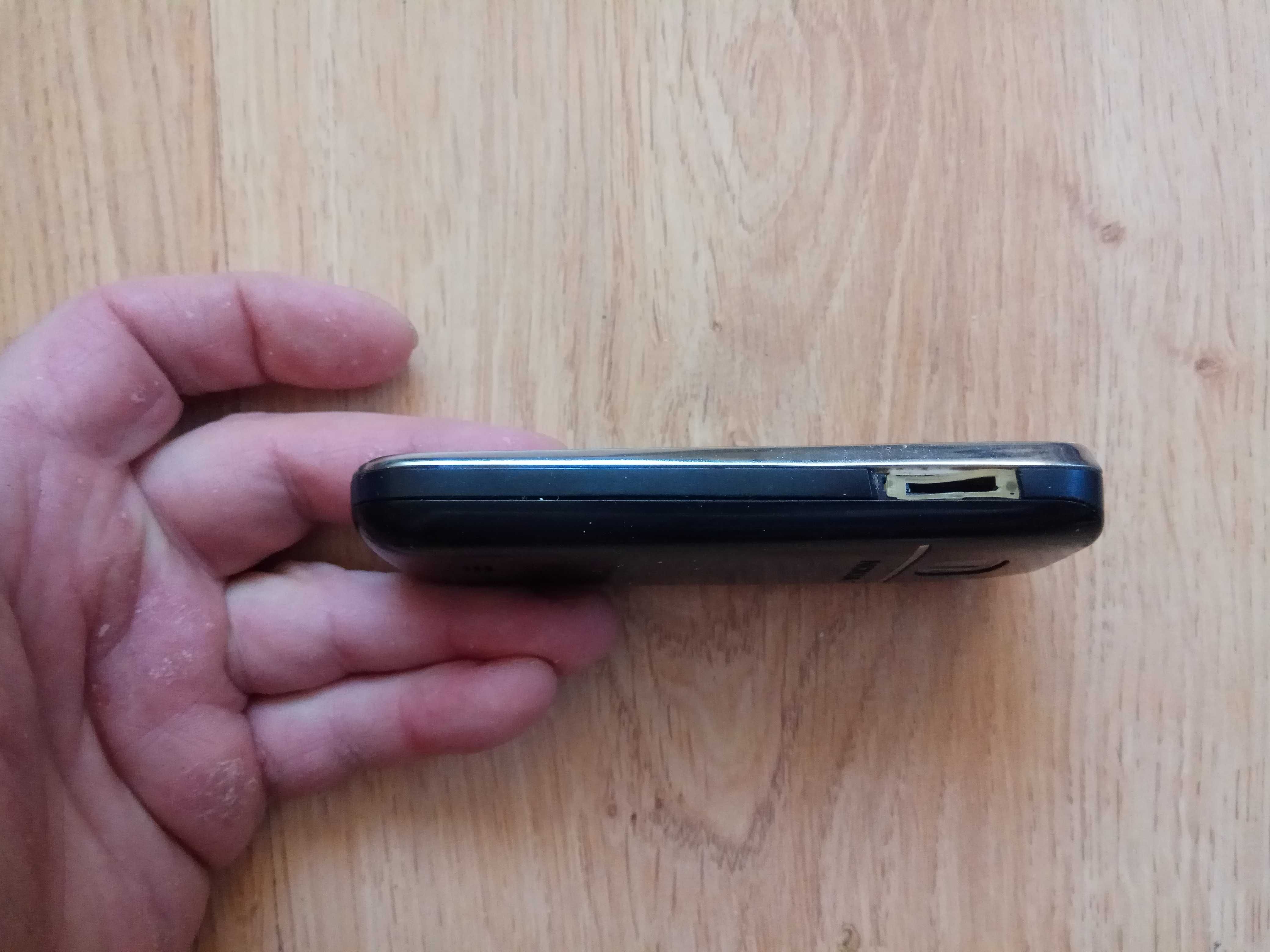 У гарному стані надійний телефон Nokia 2700c-2