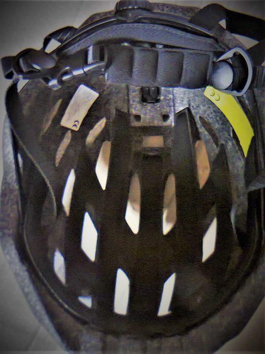 Kask rowerowy ultralekki bezpieczny unisex kolor karbon rozmiar L