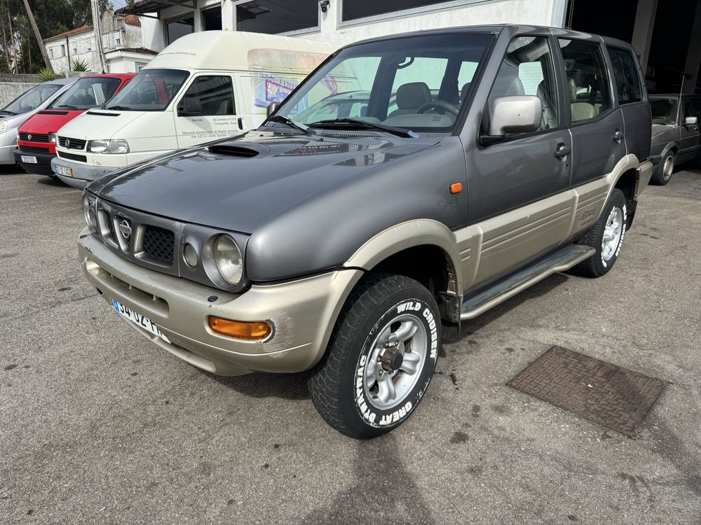 Nissan Terrano 2.7 TD 7 Lugares 4x4 (3 Proprietários)