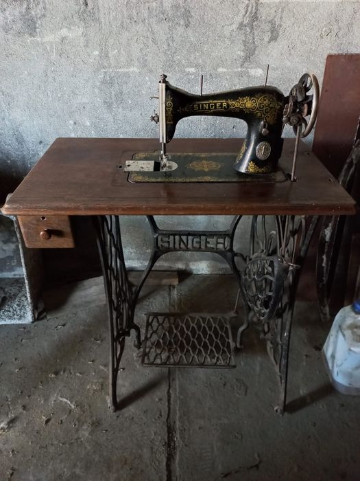 Zabytkowa maszyna do szycia singer
