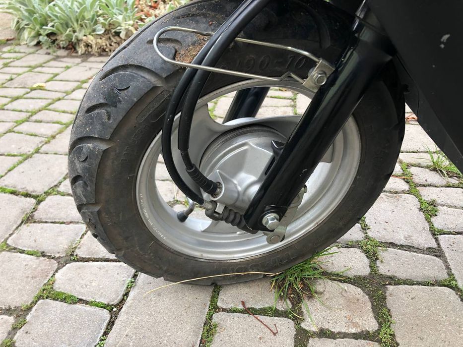 Ямаха джог са 36 все працює все справне не їде а пливе пробіг 11900