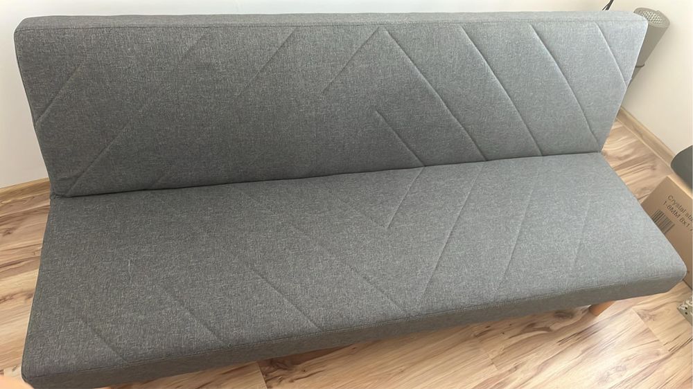 Sofa wersalka kanapa szara na nóżkach