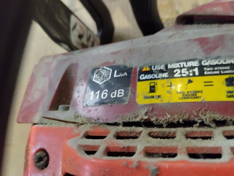 БУ бензопила в робочому стані