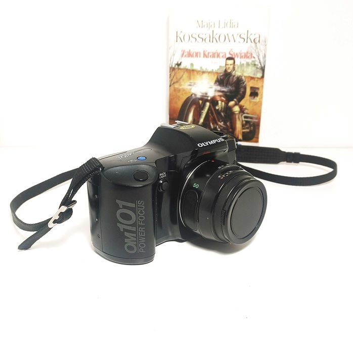 Analogowa Lustrzanka z 1988 roku OLYMPUS OM 101 z lens 50 mm 1:2 PF