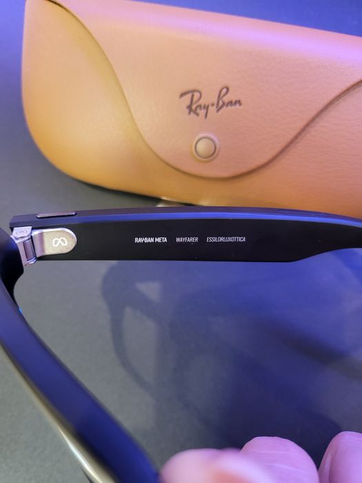 Ray Ban meta ai transitions смарт окуляри RW4006 wayfarer з камерою

-