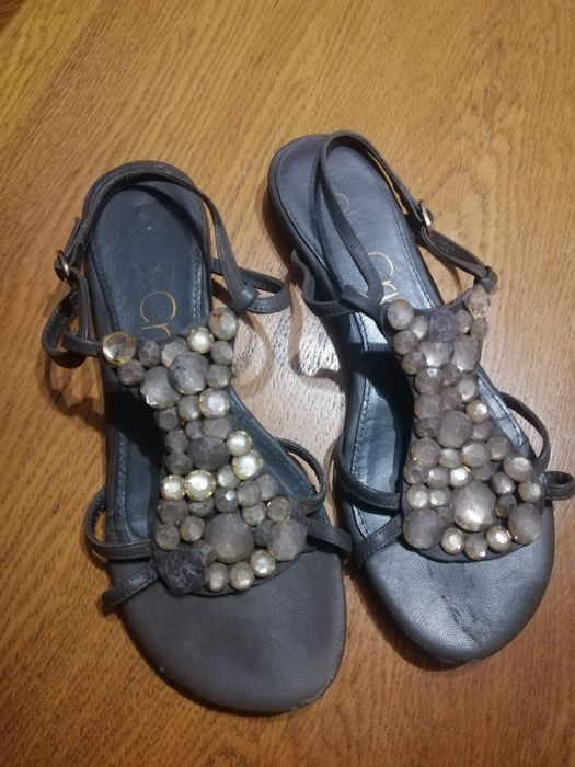 Шкіряні босоножки 37 розміру