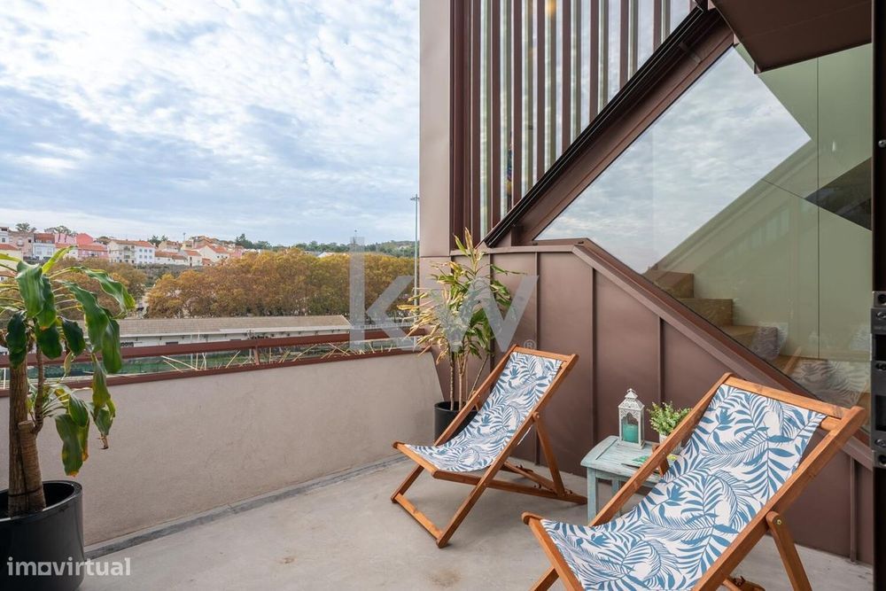 Apartamento Penthouse T3 Duplex único. Empreendimento MONTISNÁVIA Alcâ