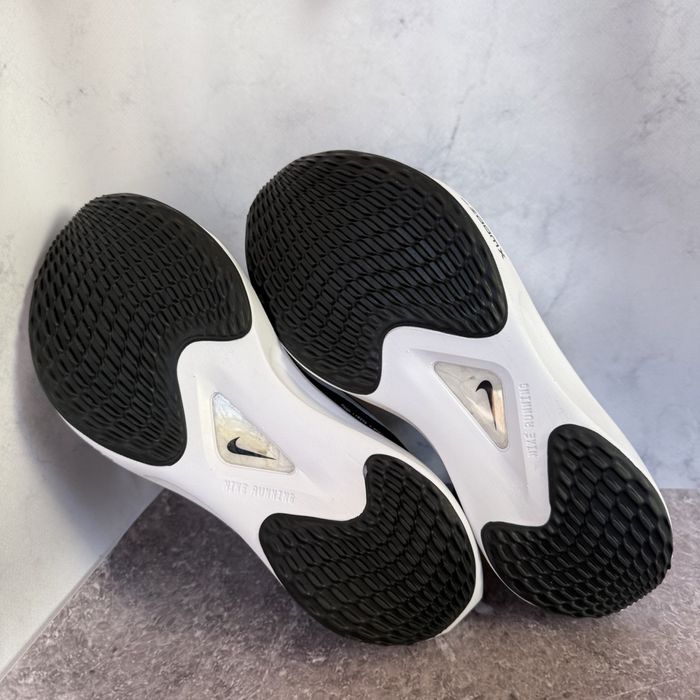 Кросівки Nike Zoom Fly 5 (Розмір 38.5) DM8968-001