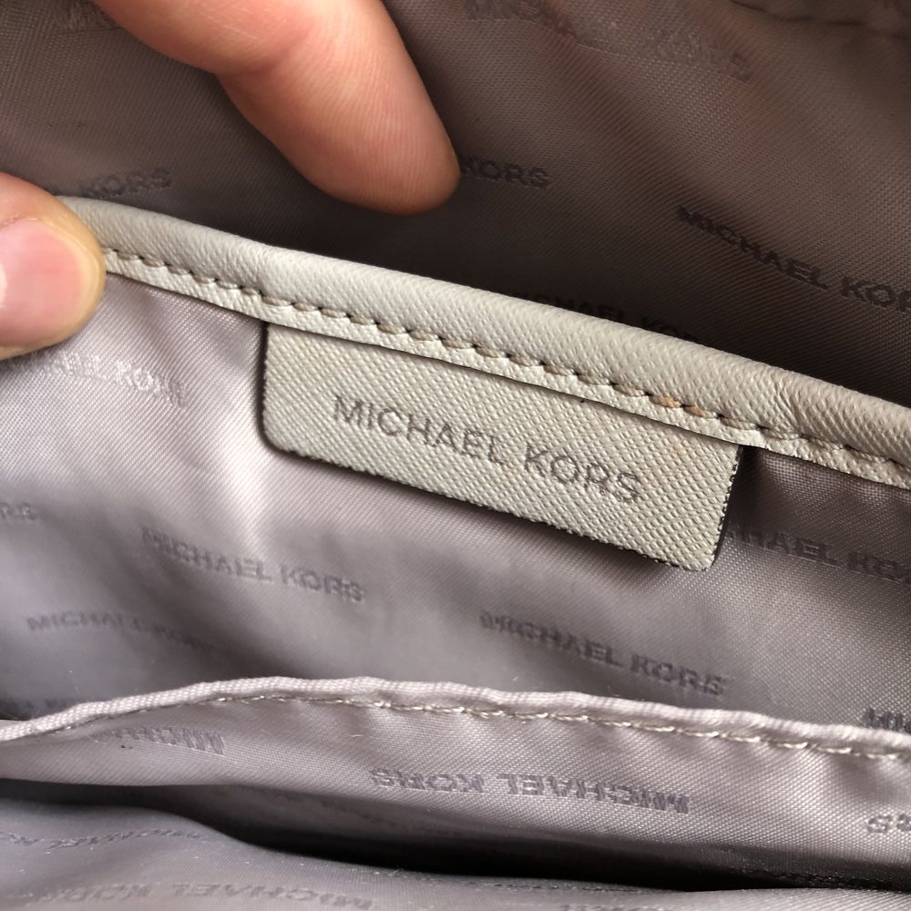 Сумка через плече michael kors cross body